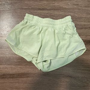 Lululemon Hotty Hot Low Rise 2.5